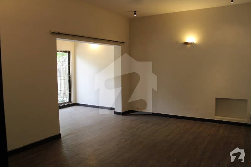 01 Kanalfull House For Rent In A Phase Where You Acccess Through A Signal Free Corridor