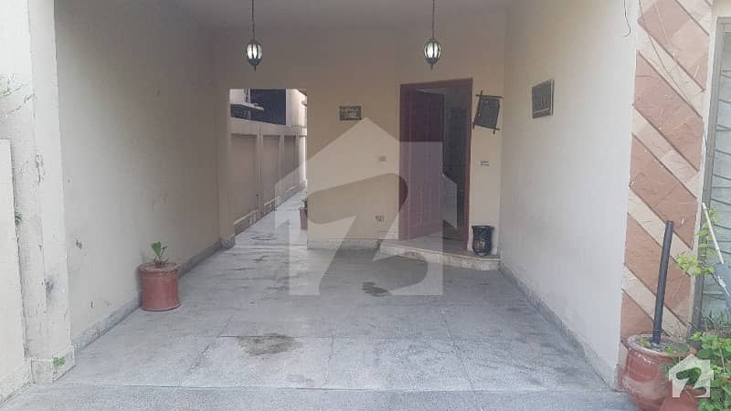 10 marla house for rent in Eden avenue extension airport road