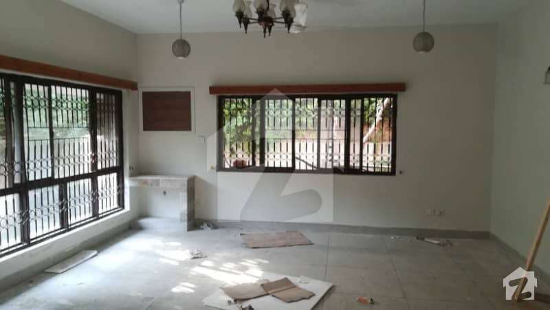 F10  double story 3bed corner big parking best location