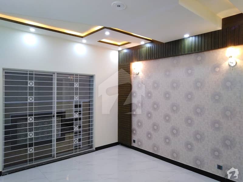 ابدالینزکوآپریٹو ہاؤسنگ سوسائٹی لاہور میں 5 کمروں کا 1 کنال مکان 6.5 کروڑ میں برائے فروخت۔