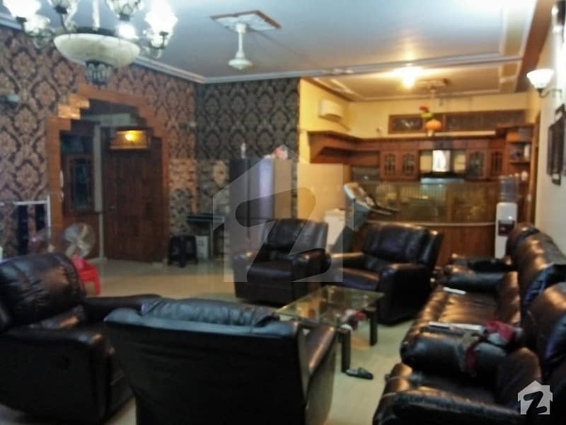 گلستانِِ جوہر ۔ بلاک 1 گلستانِ جوہر کراچی میں 8 کمروں کا 16 مرلہ مکان 4.5 کروڑ میں برائے فروخت۔