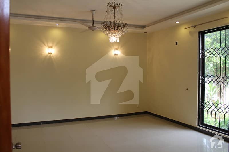 01 Kanal Slightly Used House At Ideal Location Of Dha Lahore Available For Rent