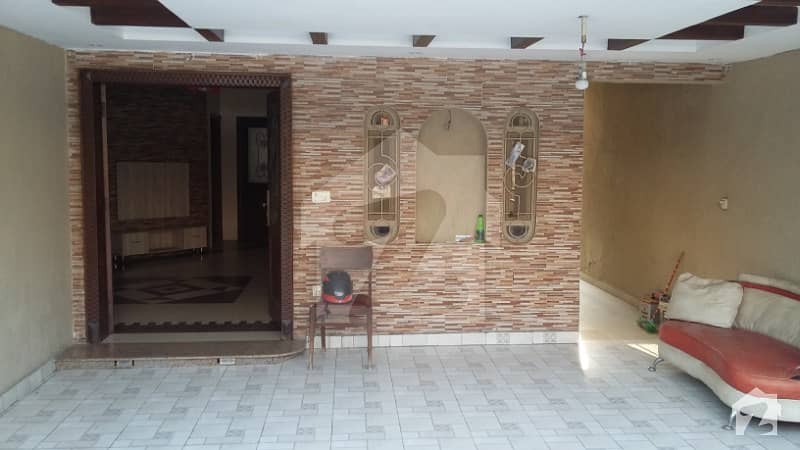 ماڈل ٹاؤن ۔ بلاک کیو ماڈل ٹاؤن لاہور میں 4 کمروں کا 10 مرلہ مکان 2. 25 کروڑ میں برائے فروخت۔
