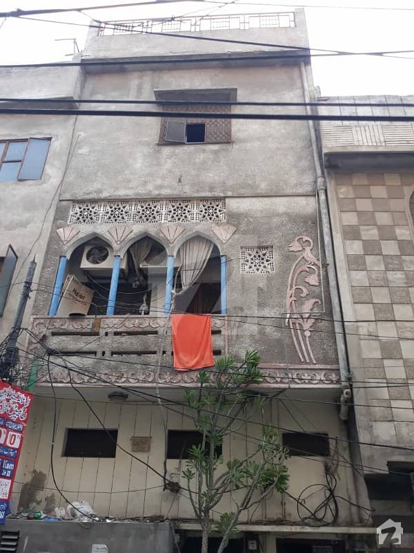 Triple Storey House In Reasonable Price Commercial Area