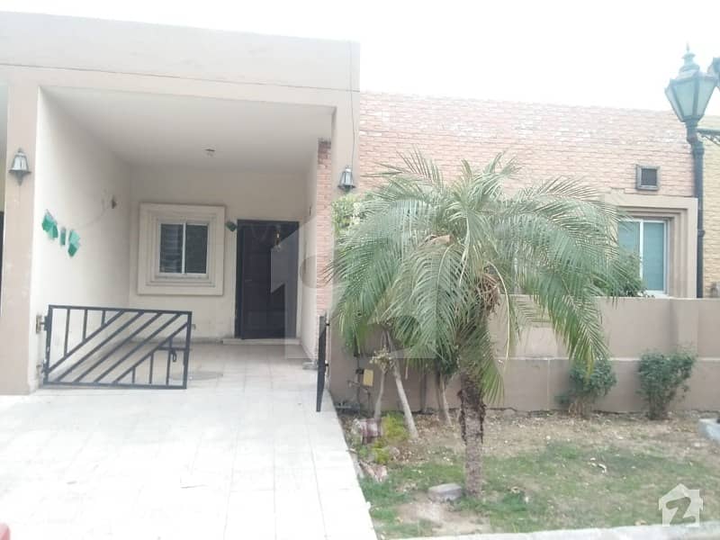 بحریہ ٹاؤن سفاری ولاز بحریہ ٹاؤن سیکٹر B بحریہ ٹاؤن لاہور میں 2 کمروں کا 5 مرلہ مکان 95 لاکھ میں برائے فروخت۔