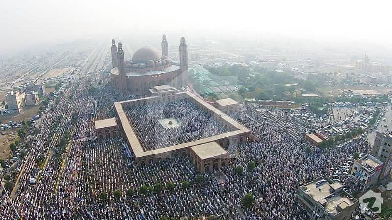 بحریہ ٹاؤن رفیع بلاک بحریہ ٹاؤن سیکٹر ای بحریہ ٹاؤن لاہور میں 5 مرلہ کمرشل پلاٹ 1.8 کروڑ میں برائے فروخت۔