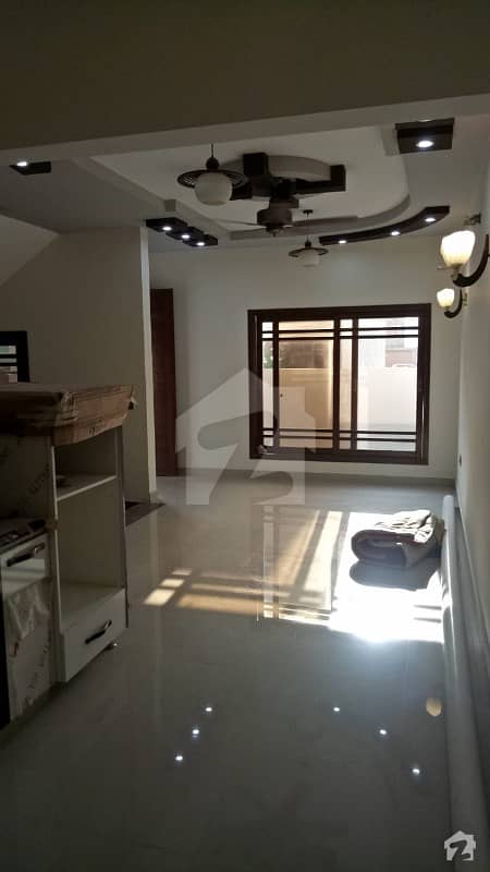 ڈی ایچ اے فیز 7 ایکسٹینشن ڈی ایچ اے ڈیفینس کراچی میں 4 کمروں کا 4 مرلہ مکان 3.35 کروڑ میں برائے فروخت۔