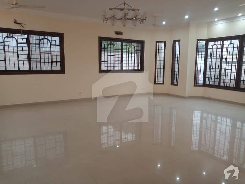 Bungalow  For Rent Rahat Commercial