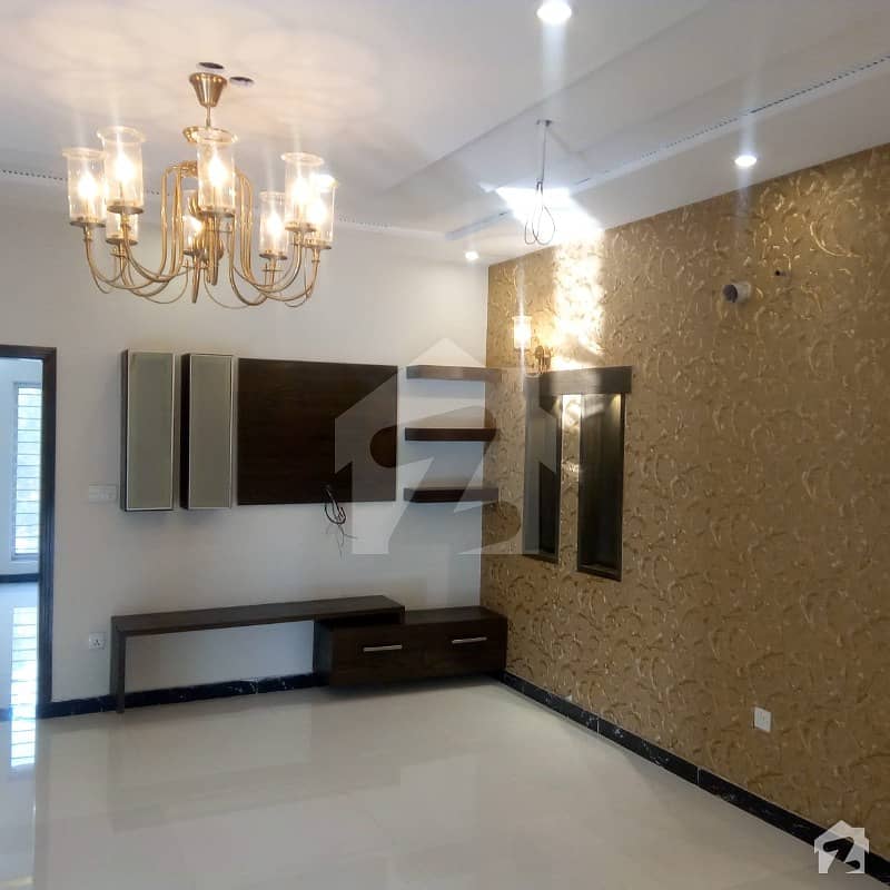 One Kanal Stunning Bungalow for Sale in Phase 5 DHA Defence