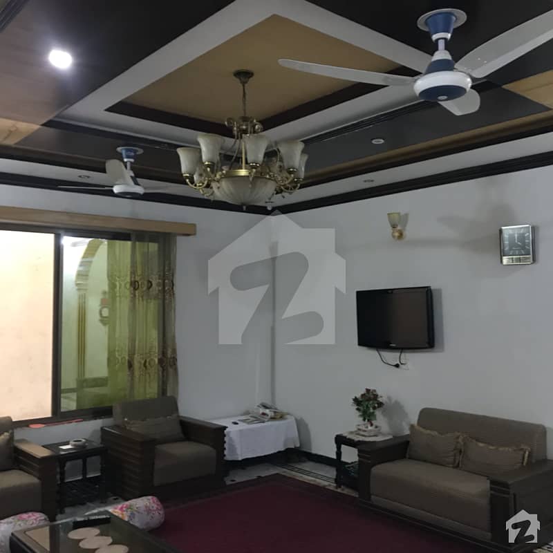 ارباب سبز علی خان ٹاؤن ورسک روڈ پشاور میں 10 کمروں کا 10 مرلہ مکان 2 کروڑ میں برائے فروخت۔