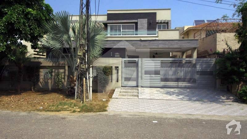 1 Kanal Double Unit House For Sale In DHA Phase 4 Lahore