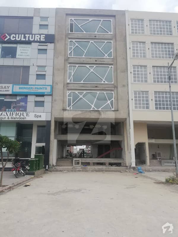 8 MARLA COMMERCIAL FULL BUILDING FOR RENT