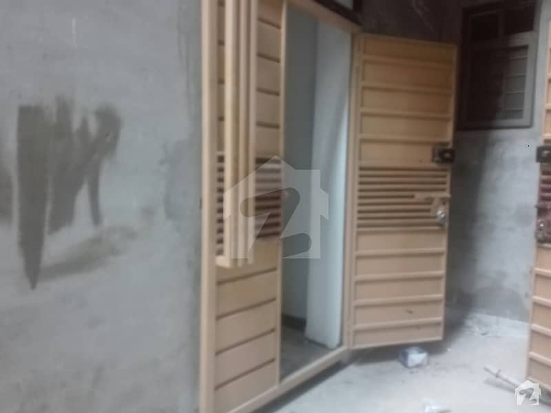 گلشنِ راوی لاہور میں 3 کمروں کا 3 مرلہ مکان 1 کروڑ میں برائے فروخت۔
