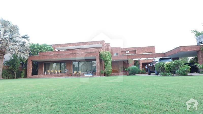 گرین فورٹ لاہور میں 8 کمروں کا 4 کنال مکان 10. 5 کروڑ میں برائے فروخت۔