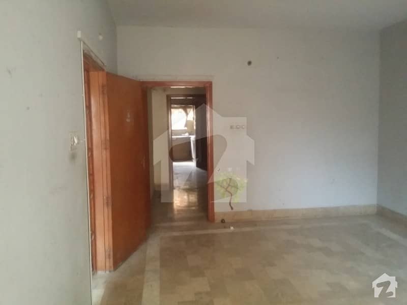 1600 SQ FIT 2ND FLOOR APARTMENT 3 BED DD FURNISHED