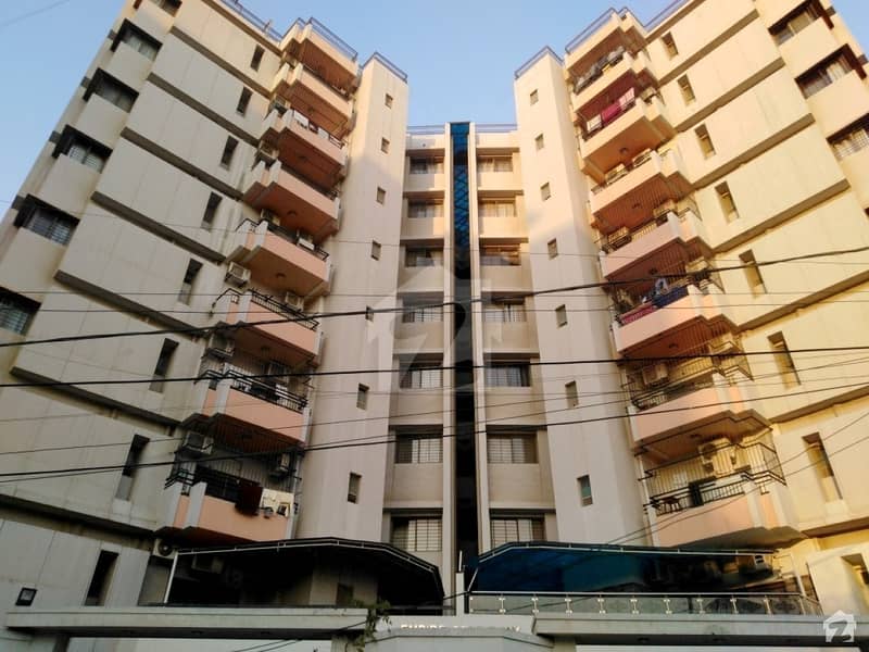 فریرے ٹاؤن کراچی میں 4 کمروں کا 11 مرلہ فلیٹ 1.2 لاکھ میں کرایہ پر دستیاب ہے۔