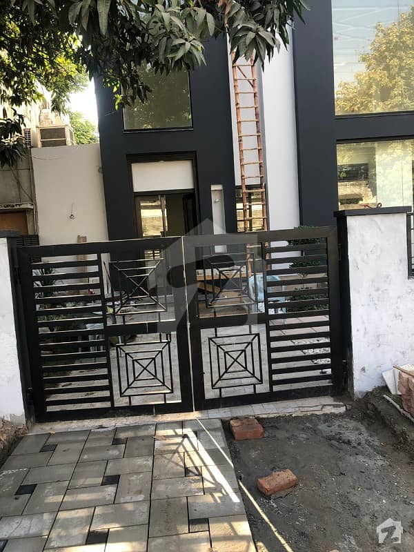 Gulberg 1 Kanal 3 Storey Building Is Available For Sale Clinic Paid