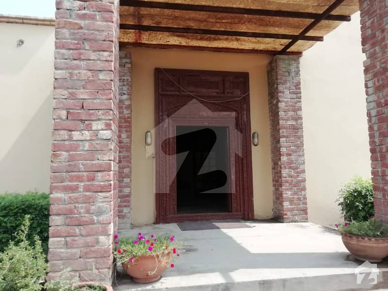 8 Kanal Farm House For Sale