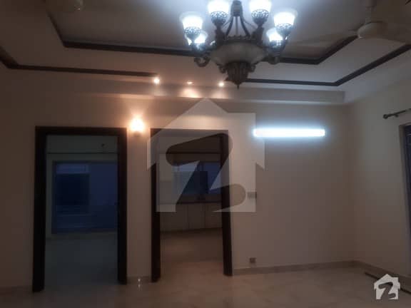 10 Marla Slightly Used House For Sale At Prime Location In Reasonable Price