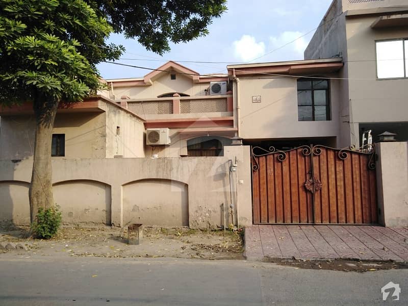10 Marla Used Double Unit House Available For Sale
