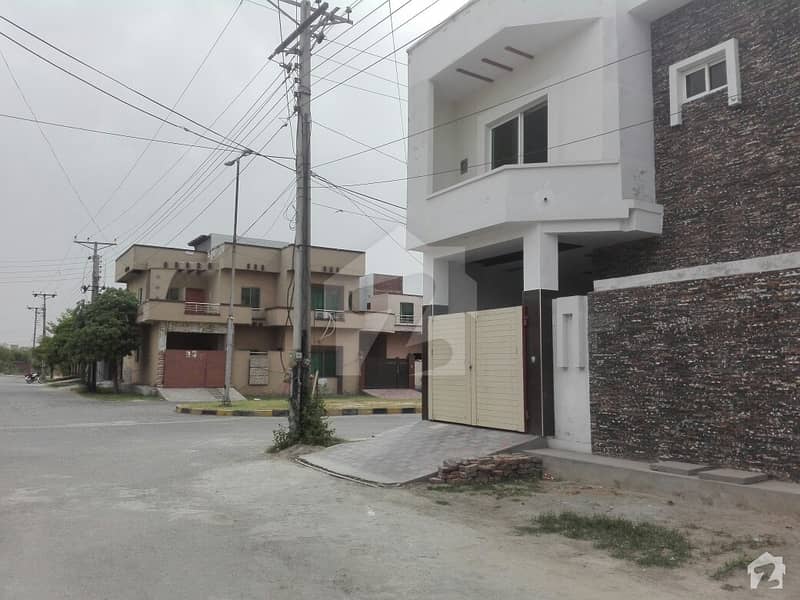 A Beautifully Built House Available For Sale Eden Gardens, Faisalabad