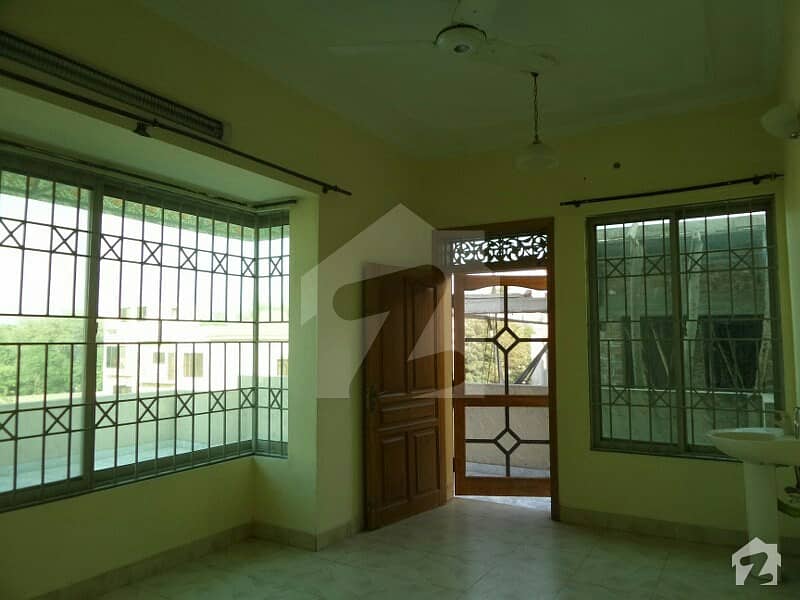House Available For Sale In G-14 Islamabad House Available For Sale In G-14 Islamabad
