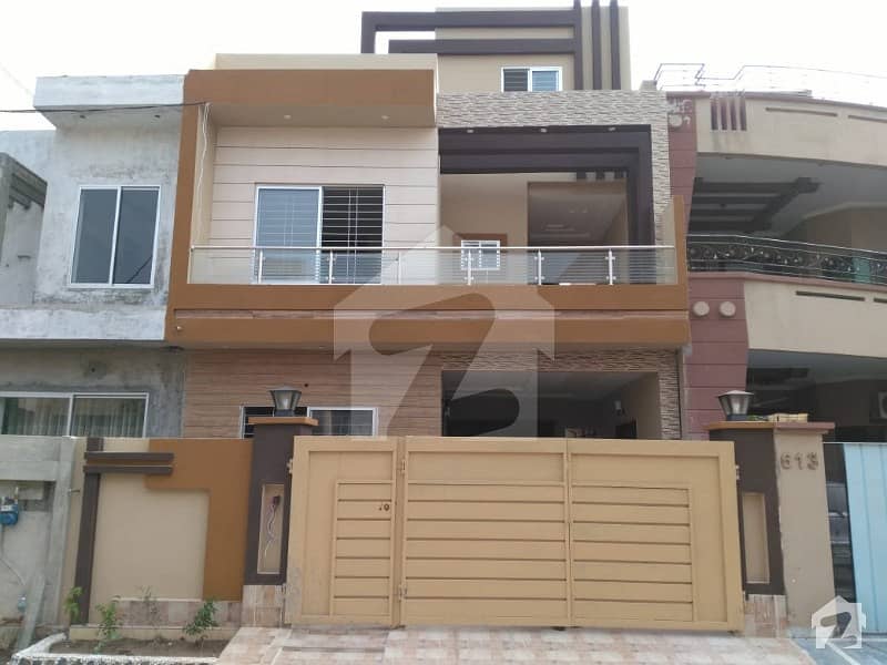 Nashman E Iqbal Phase 1 - Brand New 10 Marla House Is Up For Sale