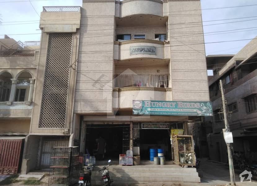 بفر زون - سیکٹر 15-B بفر زون نارتھ کراچی کراچی میں 7 کمروں کا 8 مرلہ مکان 3. 5 کروڑ میں برائے فروخت۔