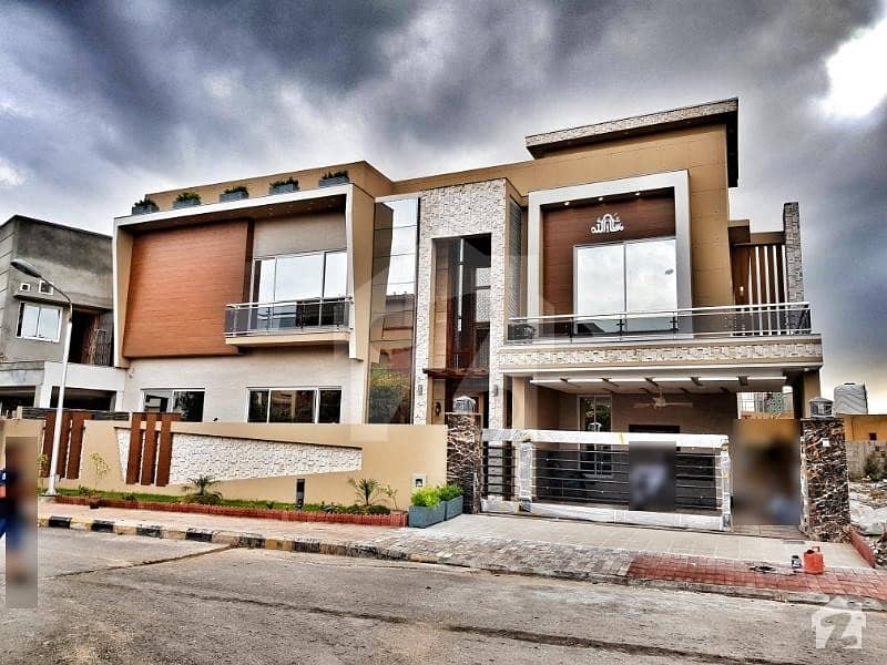 15 Marla Dream House On Top Location Of Bahria Town Phase 7 Islamabad