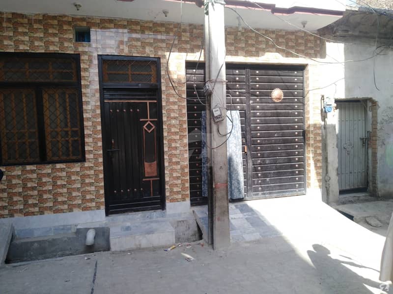 فیصل کالونی روڈ پشاور میں 4 کمروں کا 3 مرلہ مکان 40 لاکھ میں برائے فروخت۔
