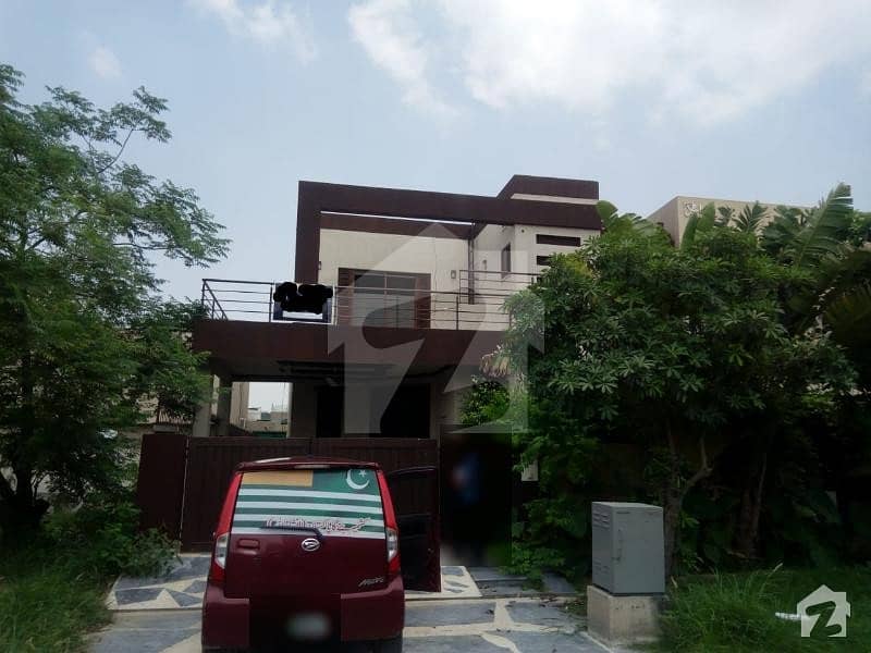ڈی ایچ اے فیز 5 - بلاک ایل فیز 5 ڈیفنس (ڈی ایچ اے) لاہور میں 4 کمروں کا 10 مرلہ مکان 1.1 لاکھ میں کرایہ پر دستیاب ہے۔