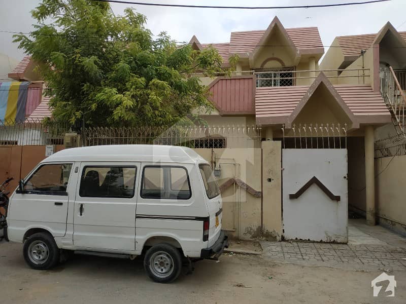 یونیورسٹی روڈ کراچی میں 4 کمروں کا 5 مرلہ مکان 1.15 کروڑ میں برائے فروخت۔