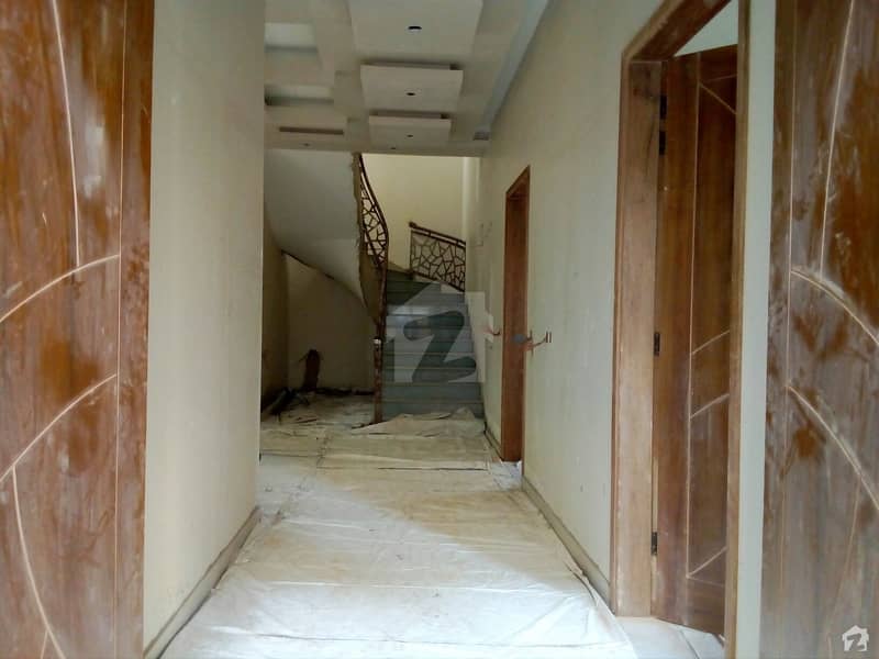بنگلور ٹاؤن گلشنِ اقبال ٹاؤن کراچی میں 5 کمروں کا 12 مرلہ مکان 11 کروڑ میں برائے فروخت۔
