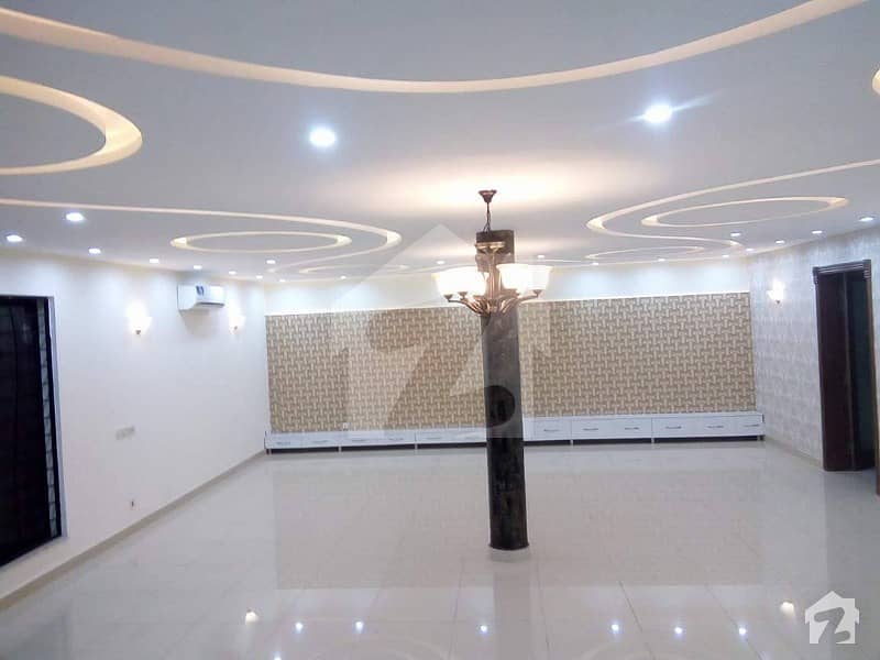 Amazing State Of The Art 1 Kanal Bungalow Brand New Phase 6 Block L