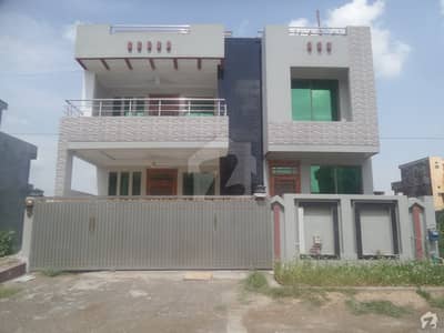 Well-Built House Available On Good Location Well-Built House Available On Good Location
