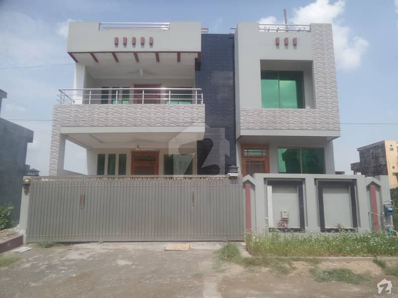 Well-Built House Available On Good Location Well-Built House Available On Good Location