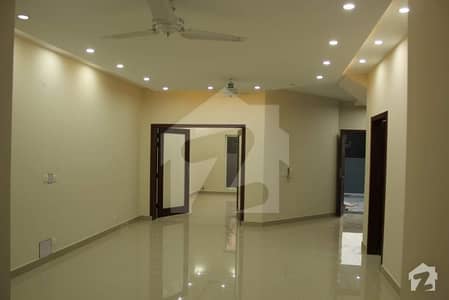 A beautiful and graceful 1 kanal house for rent in A block phase 8 A beautiful and graceful 1 kanal house for rent in A block phase 8