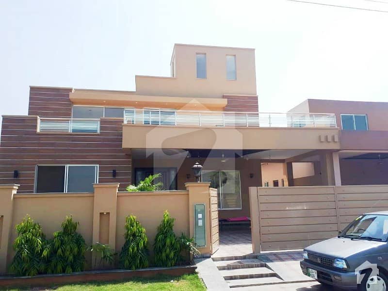 Syed Brothers 20 Marla Brand New Fully Basement With 8 Beds Bungalow For Sale