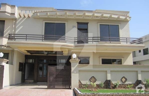 G-10 - 12 Marla House Upper Portion For Rent 3 Bed 3 Bath Servant Room with Attached Bath DD TV Lounge Neat and Clean Site