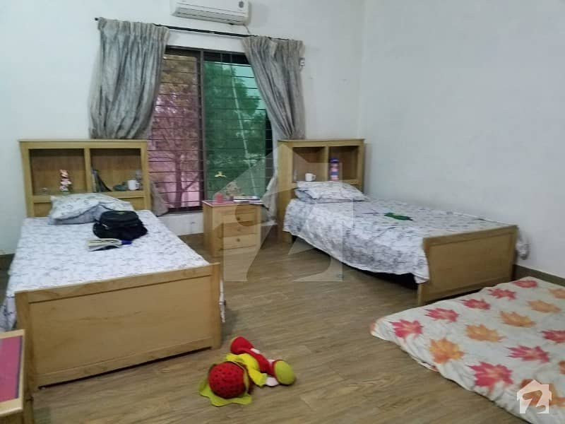 یو ای ٹی ہاؤسنگ سوسائٹی لاہور میں 2 کمروں کا 10 مرلہ زیریں پورشن 35 ہزار میں کرایہ پر دستیاب ہے۔
