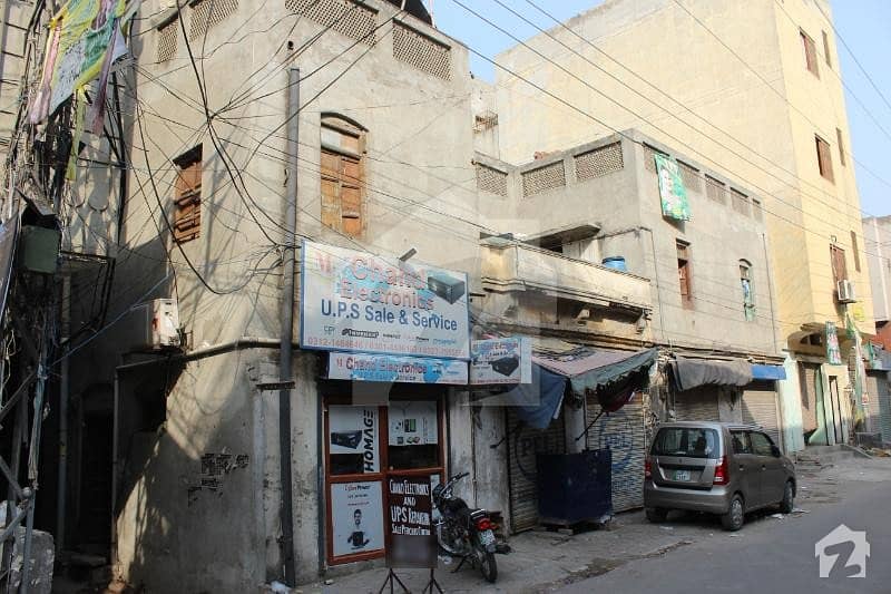 4marla semi commercial double story building on temple road near abid market demand 200 Lac