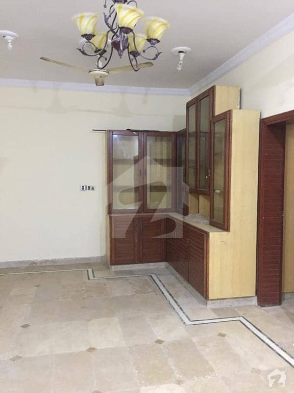 Near I 10-2 size 30,60  beautiful ground floor is available for rent