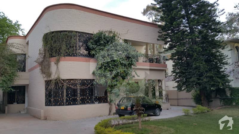 G-64/ Beautifully Located 1200 Yards 6 Bedrooms Bungalow Rent Demand 350000