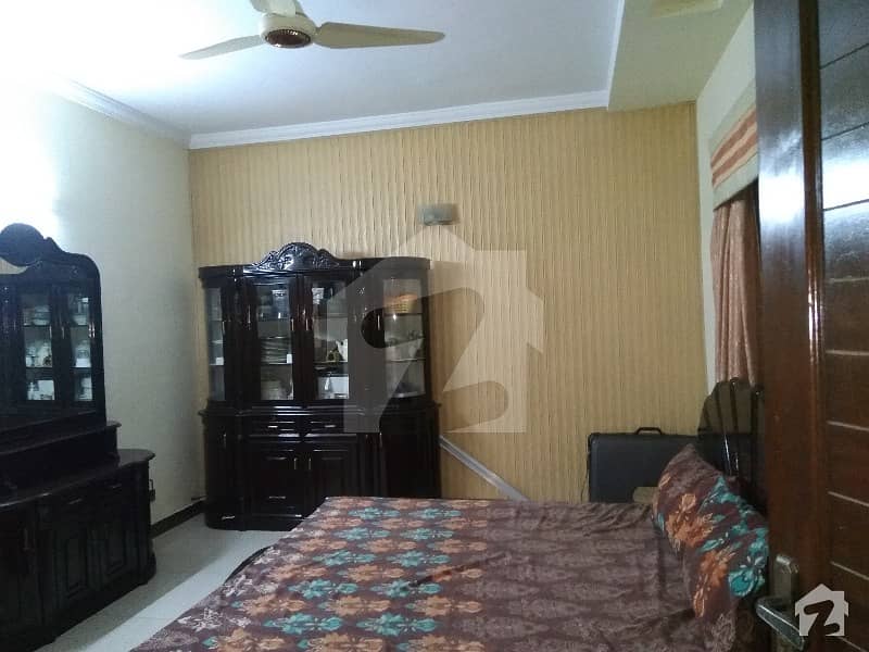 پی آئی اے ہاؤسنگ سکیم لاہور میں 5 کمروں کا 10 مرلہ مکان 1.75 کروڑ میں برائے فروخت۔