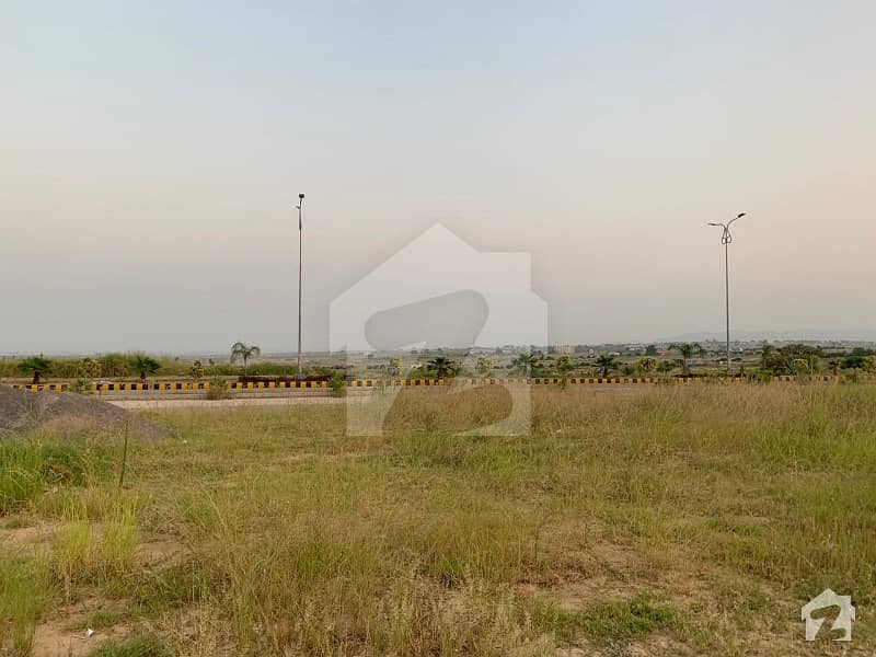 400 Sq Yards Commercial Plot For Sale