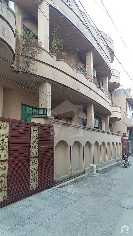 تلسا روڈ راولپنڈی میں 5 کمروں کا 11 مرلہ مکان 2.3 کروڑ میں برائے فروخت۔