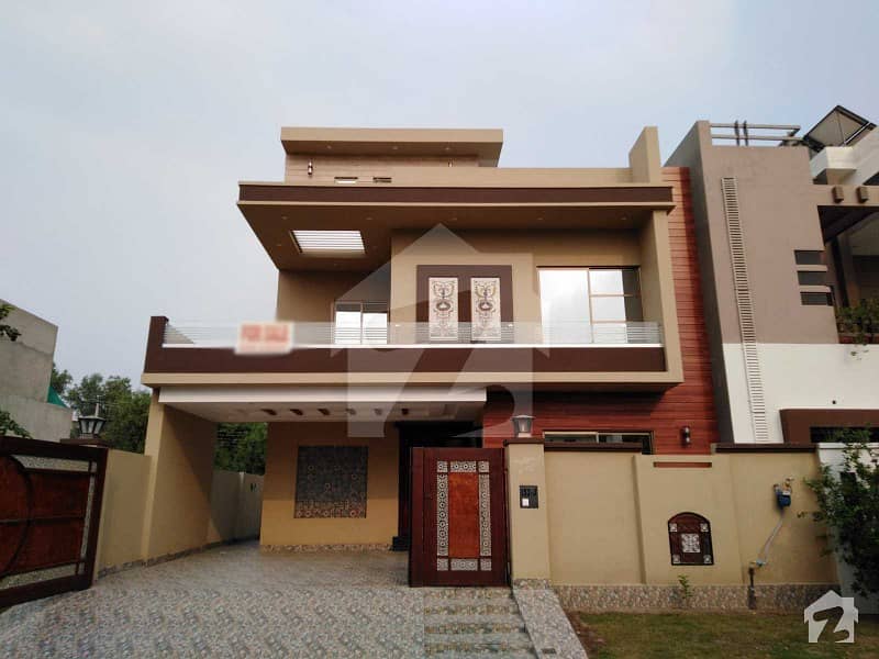 10 Marla House For Sale In J Block Of Izmir Town Lahore