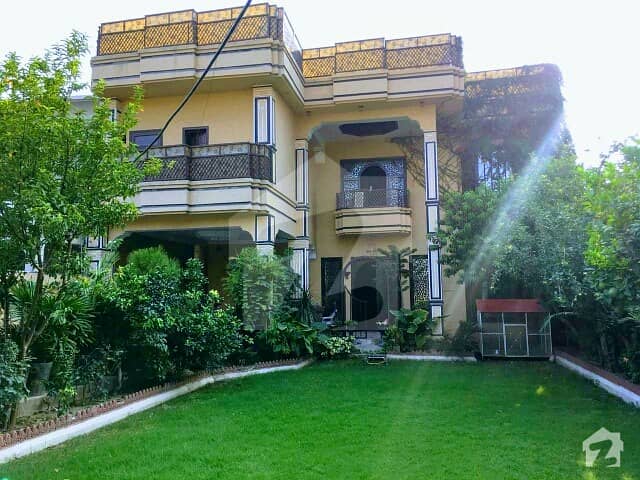 اولڈ باڑہ روڈ پشاور میں 7 کمروں کا 1 کنال مکان 3. 9 کروڑ میں برائے فروخت۔