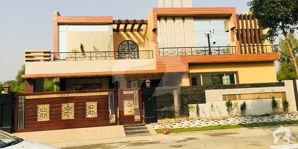 1 Kanal Brand New House in Model town 1 Kanal Brand New House in Model town