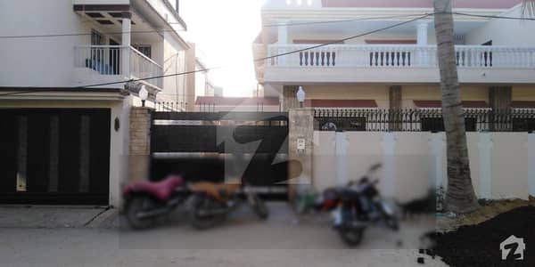 باتھ آئی لینڈ کراچی میں 6 کمروں کا 1.12 کنال مکان 12.5 کروڑ میں برائے فروخت۔
